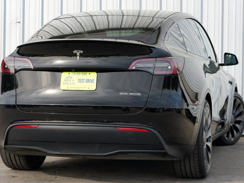 Used 2021 Tesla Model Y Performance image 5