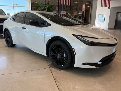 New 2026 Toyota Prius Plug-In Hybrid image 9