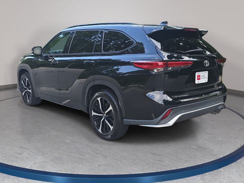 Used 2021 Toyota Highlander XSE FWD image 7