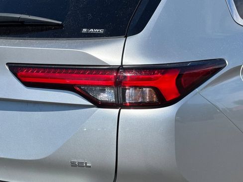 Used 2024 Mitsubishi Outlander SEL AWD/4WD image 27