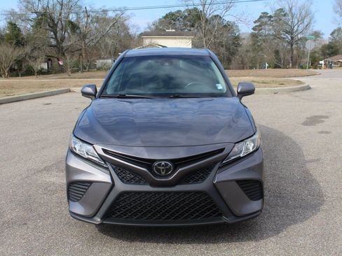 Used 2019 Toyota Camry SE image 9