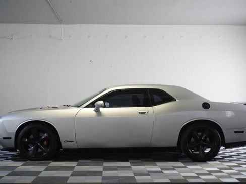 Used 2009 Dodge Challenger SRT8 w/ SRT Option Group II image 2