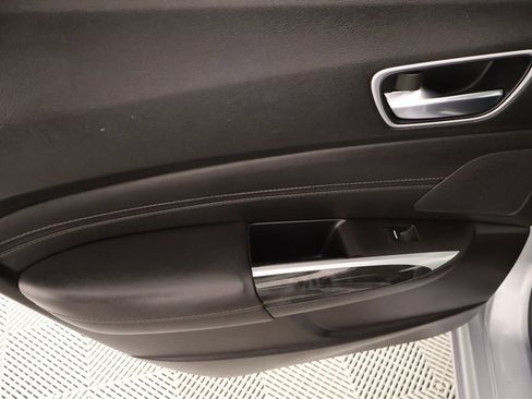 Used 2018 Acura TLX w/ Technology Package image 18