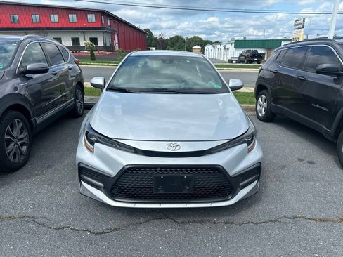 Used 2020 Toyota Corolla SE FWD image 2