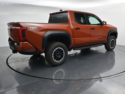 Used 2025 Toyota Tacoma TRD Off-Road AWD/4WD image 8