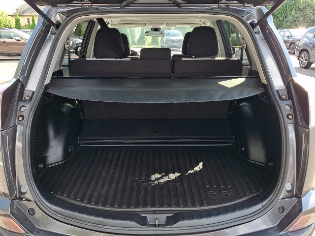 Used 2018 Toyota RAV4 XLE AWD/4WD image 29