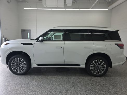 New 2026 INFINITI QX80 Luxe w/ Cargo Package AWD/4WD image 2