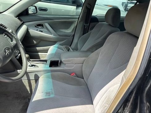 Used 2010 Toyota Camry LE FWD image 10