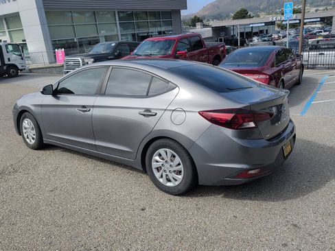 Used 2020 Hyundai Elantra SE w/ Cargo Package (C1) FWD image 7