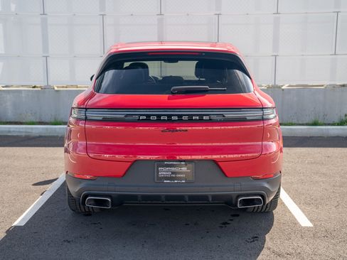 Certified 2025 Porsche Cayenne E-Hybrid AWD/4WD image 7