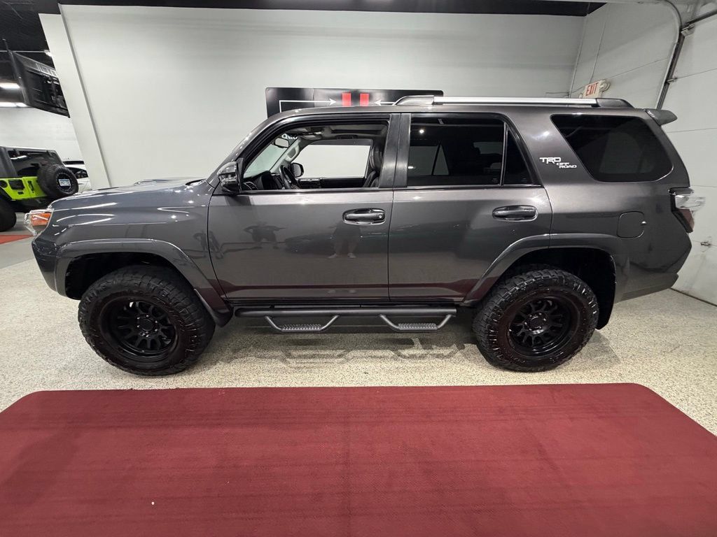 Used 2018 Toyota 4Runner TRD Off-Road Premium AWD/4WD image 19
