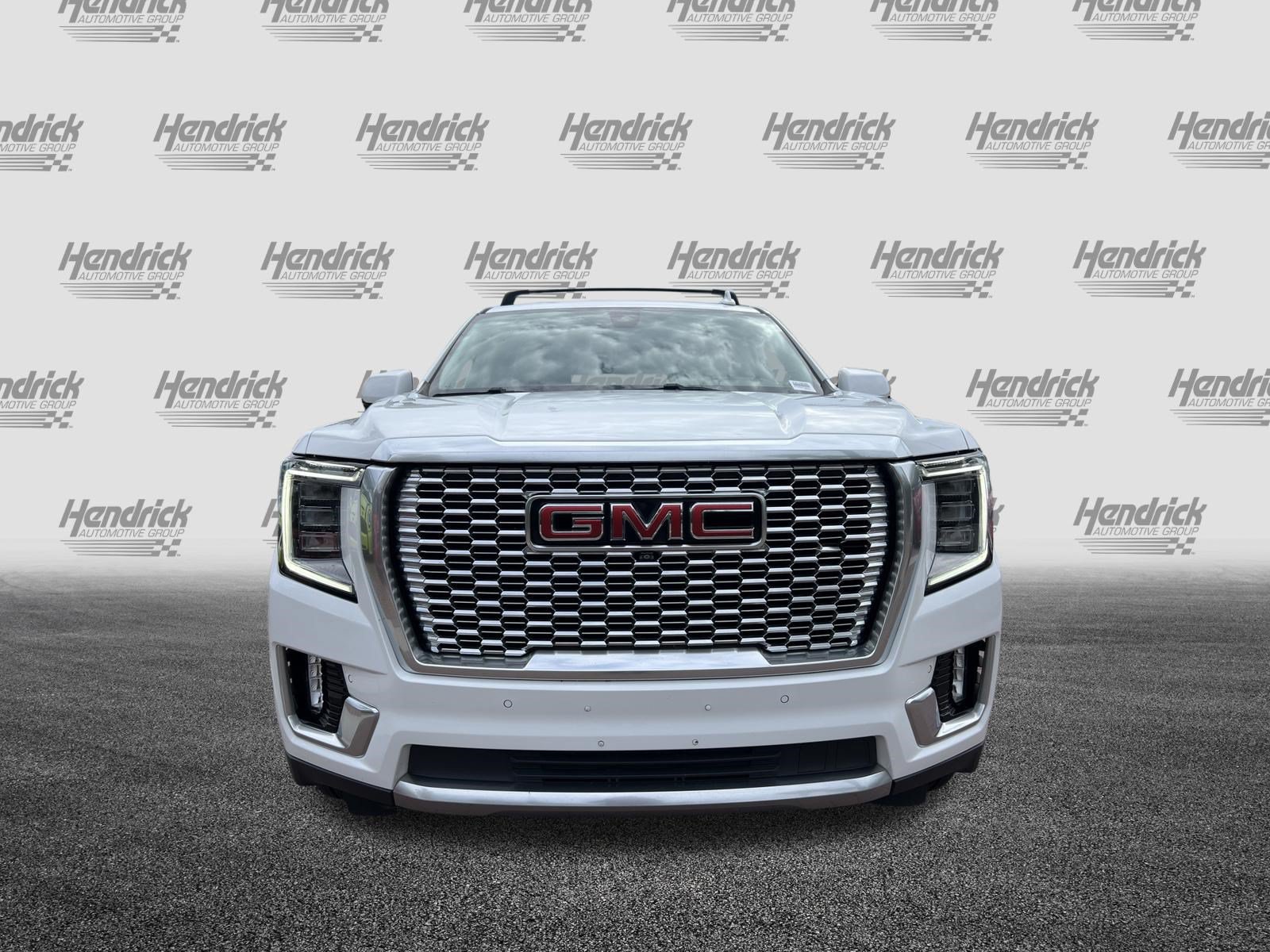 Used 2021 GMC Yukon Denali w/ Denali Premium Package AWD/4WD image 3