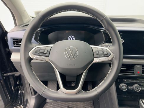 Used 2024 Volkswagen Taos SE image 16