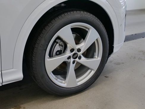 New 2025 Audi Q5 Prestige image 8