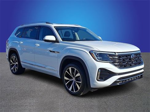 Used 2024 Volkswagen Atlas SEL Premium R-Line image 2