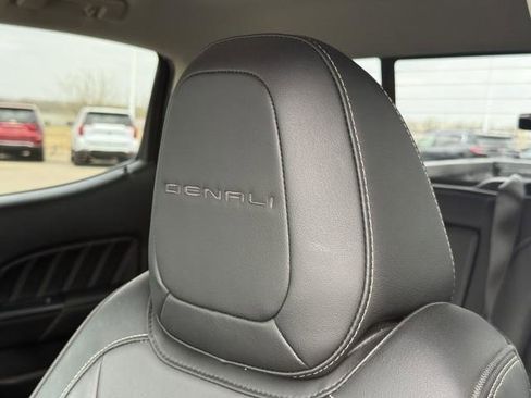 Used 2022 GMC Canyon Denali image 19