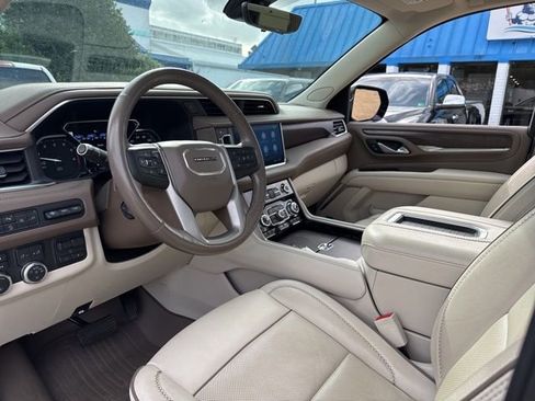 Used 2021 GMC Yukon XL Denali w/ Denali Ultimate Package image 12