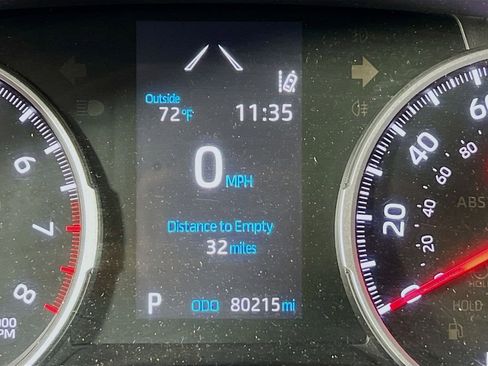 Used 2020 Toyota RAV4 LE image 27