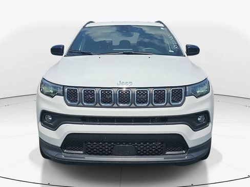 Used 2024 Jeep Compass Latitude AWD/4WD image 8