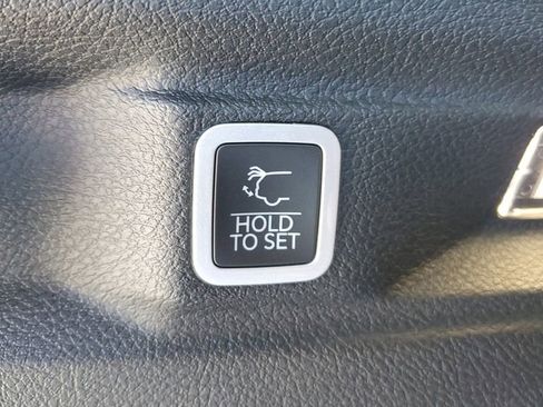 New 2025 Jeep Grand Cherokee L Altitude image 11