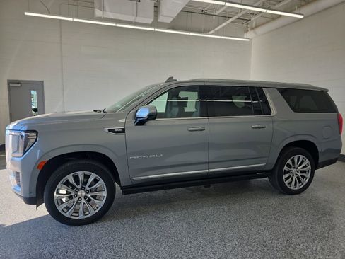 Used 2024 GMC Yukon XL Denali w/ Denali Reserve Package image 2