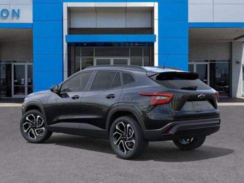New 2026 Chevrolet Trax RS w/ Driver Confidence Package FWD image 3