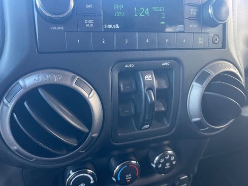 Used 2013 Jeep Wrangler Unlimited Sport image 13