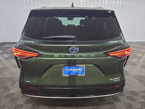 Used 2023 Toyota Sienna Platinum AWD/4WD image 11
