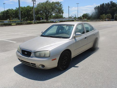 Used 2002 Hyundai Elantra GLS FWD image 2