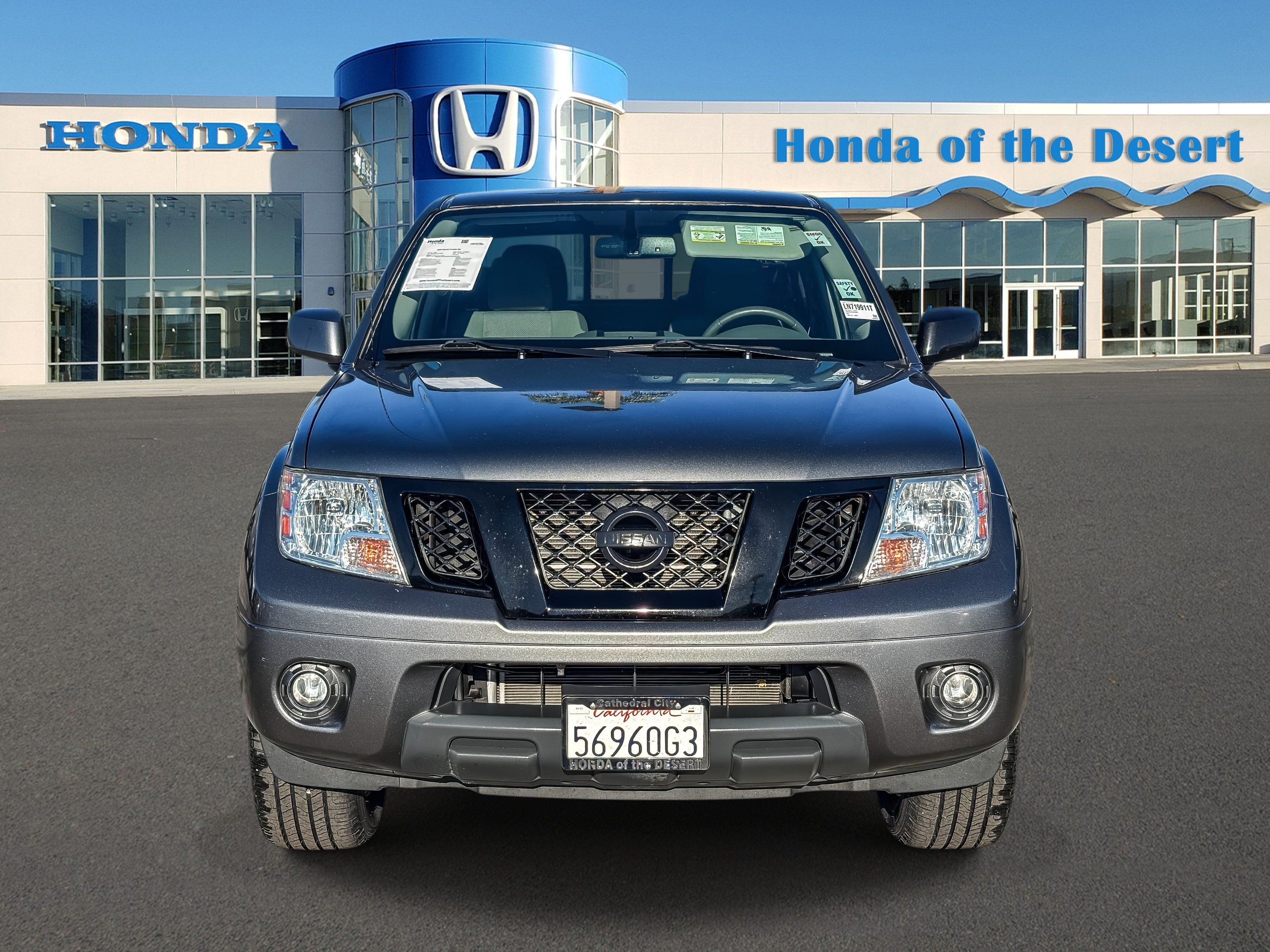 Used 2020 Nissan Frontier SV w/ Midnight Edition Floor Mats RWD image 2