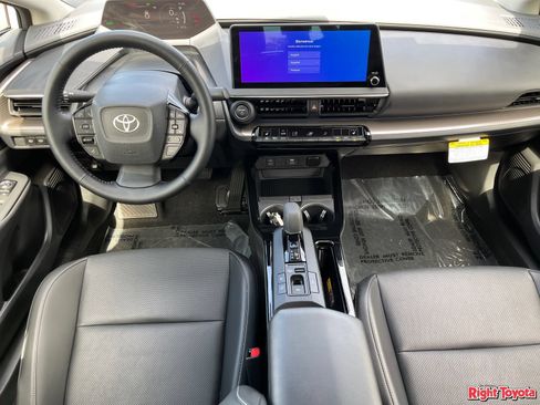 Certified 2026 Toyota Prius XLE FWD image 16