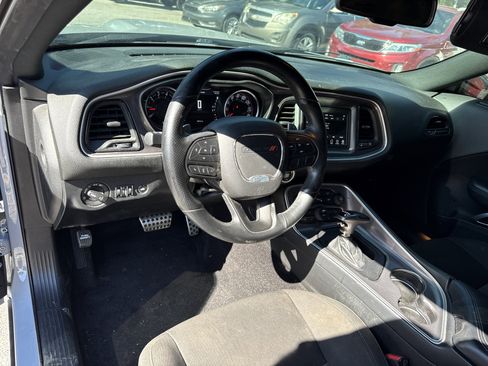 Used 2022 Dodge Challenger R/T image 11