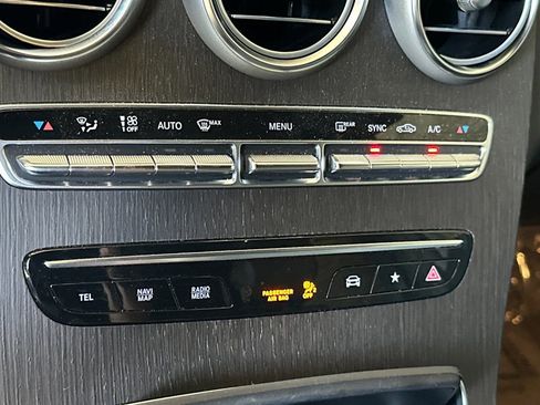 Certified 2022 Mercedes-Benz GLC 300 4MATIC image 27