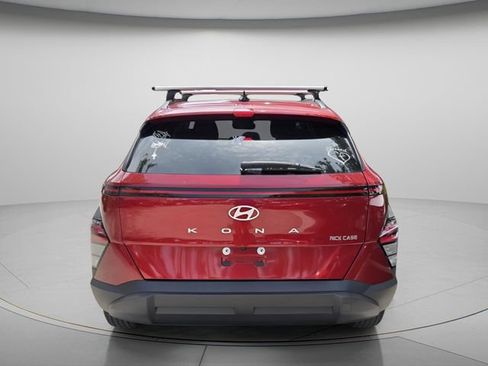 Used 2024 Hyundai Kona SEL w/ Convenience Package FWD image 5