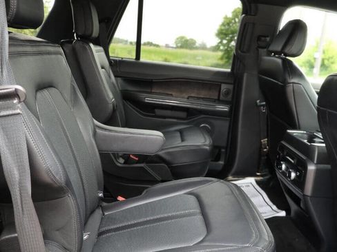 Used 2021 Ford Expedition Limited image 16