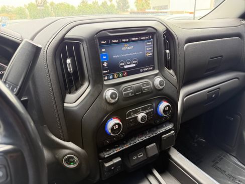 Used 2020 GMC Sierra 1500 SLT w/ SLT Premium Plus Package AWD/4WD image 20
