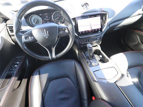 Used 2021 Maserati Ghibli S image 8