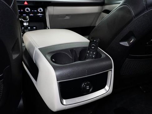 Certified 2022 Kia Carnival LX image 23