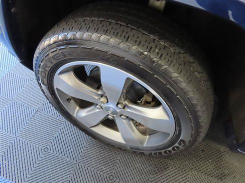 Used 2017 Jeep Grand Cherokee Overland AWD/4WD image 6