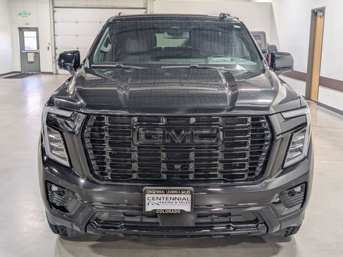 Used 2025 GMC Yukon Denali AWD/4WD image 8