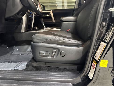 Used 2016 Toyota 4Runner Limited AWD/4WD image 35
