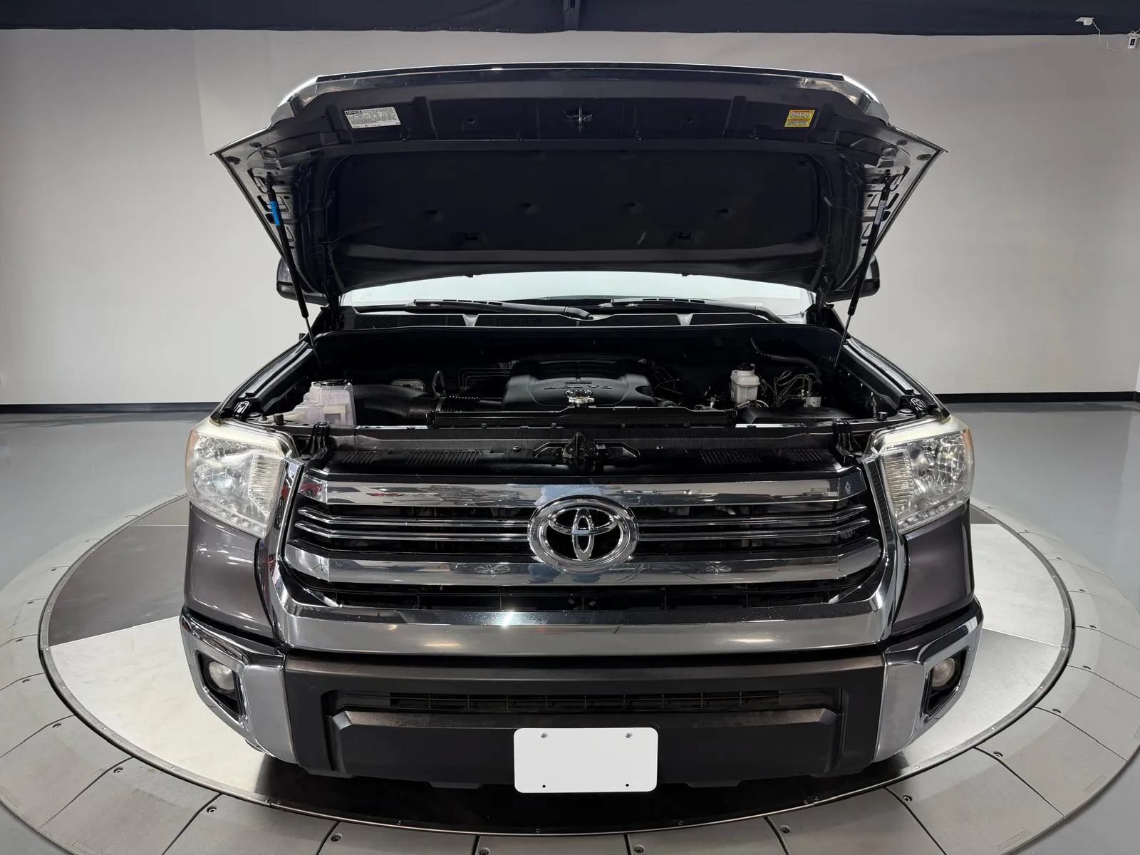 Used 2016 Toyota Tundra SR5 w/ SR5 Upgrade Package AWD/4WD image 12