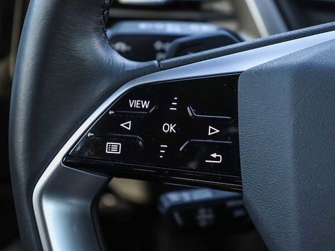 Used 2024 Audi Q4 e-tron Premium Plus image 20