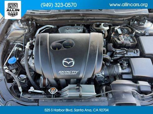 Used 2018 MAZDA MAZDA3 Touring FWD image 17