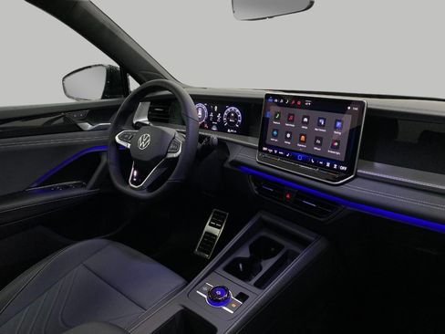 New 2026 Volkswagen Tiguan SE R-Line AWD/4WD image 18