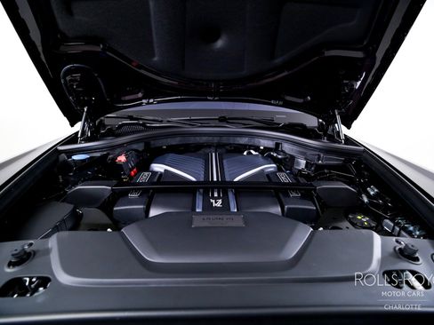 Certified 2025 Rolls-Royce Cullinan Black Badge AWD/4WD image 30