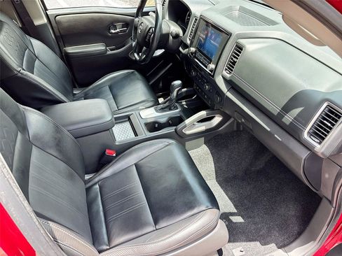 Used 2023 Nissan Frontier SV w/ SV Premium Package RWD image 28