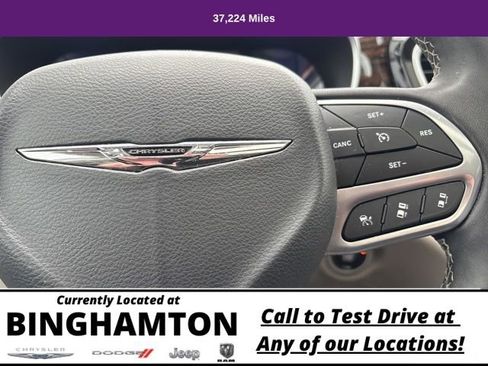 Used 2023 Chrysler Pacifica Limited image 15