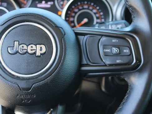 Used 2022 Jeep Wrangler Unlimited Sport AWD/4WD image 17
