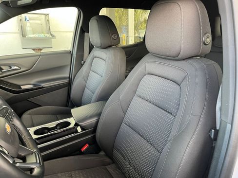 Used 2025 Chevrolet Equinox LT image 36